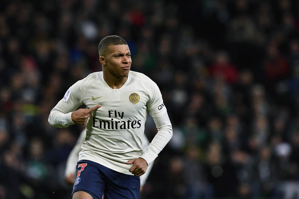 💷英超20队估值：第1曼联46亿镑 BIG6断层排前6 最低伯恩利2亿